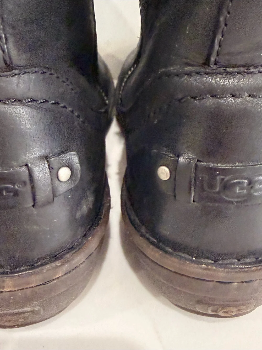 UGG Women's Sz9 Neevah Short 1004177 Black Leather Shearling Lined Ankle Boots